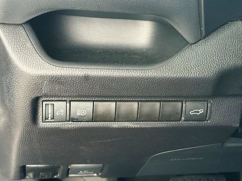 Used 2024 Toyota RAV4 XLE w/ Convenience Package FWD image 10
