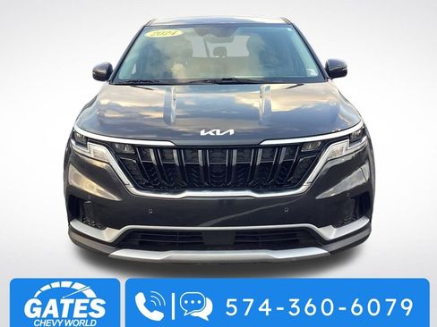 Used 2024 Kia Carnival EX image 2