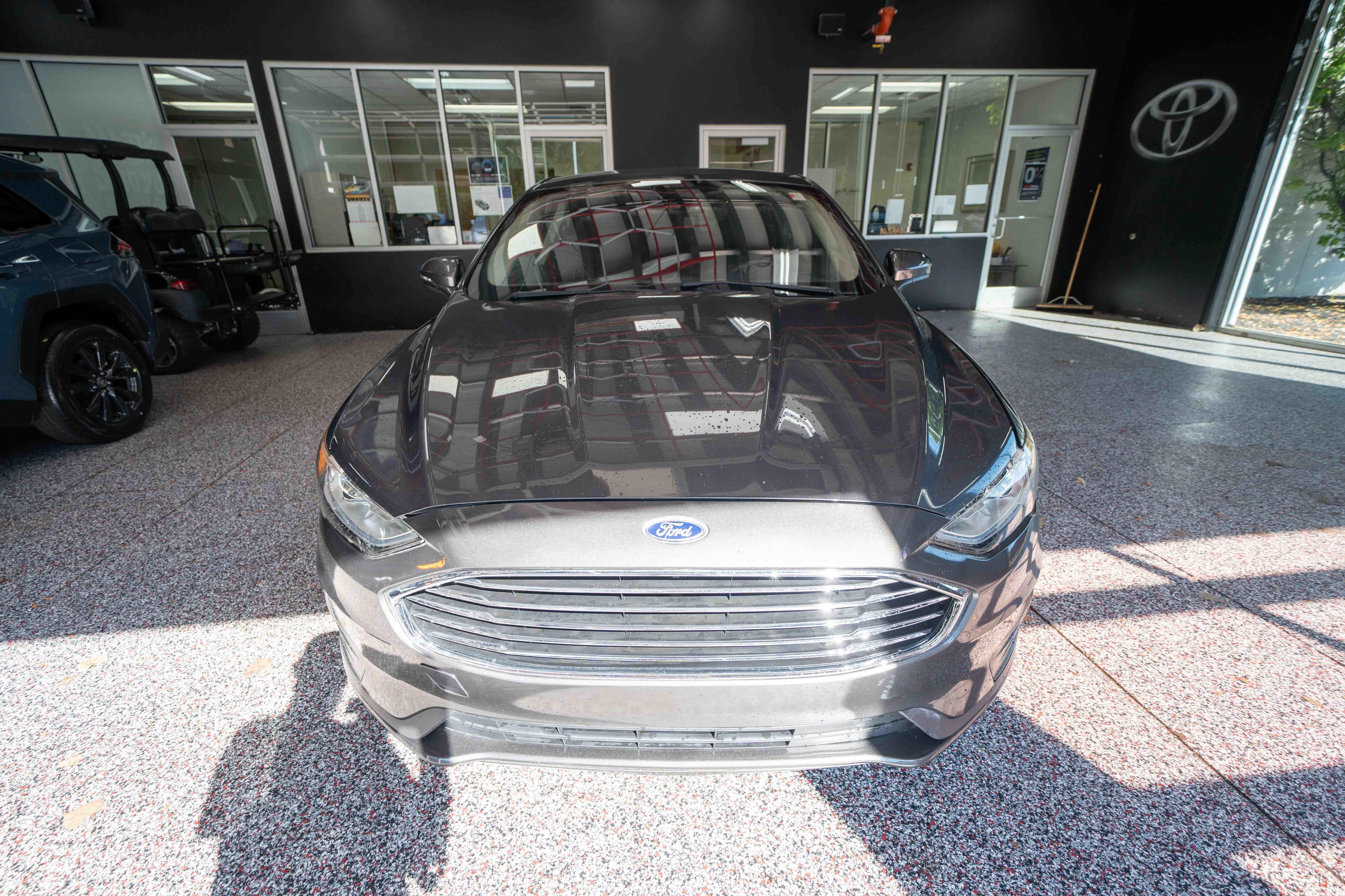 Used 2020 Ford Fusion SE FWD image 6