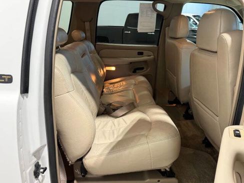 Used 2002 Chevrolet Suburban 2500 LT AWD/4WD image 16