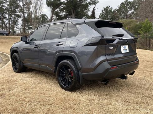 Used 2019 Toyota RAV4 XLE image 8