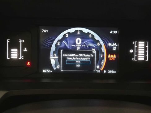Certified 2025 Toyota Tacoma SR5 w/ SR5 Upgrade Package AWD/4WD image 12