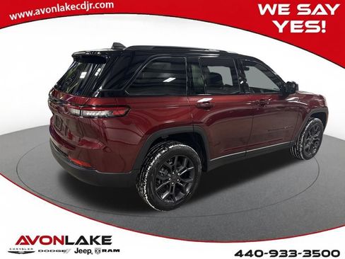 New 2025 Jeep Grand Cherokee Limited image 5