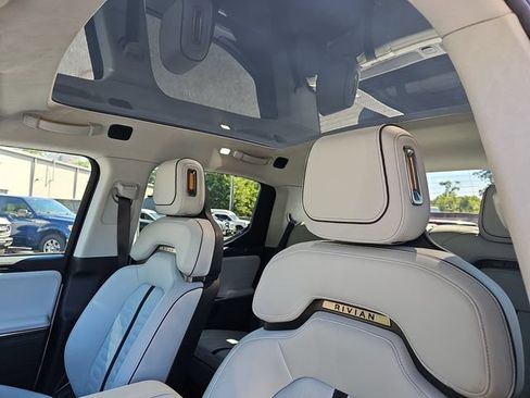 Used 2022 Rivian R1T Adventure AWD/4WD image 10