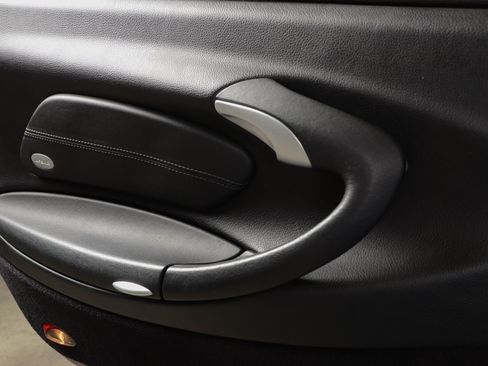 Used 2003 Porsche 911 Targa RWD image 9
