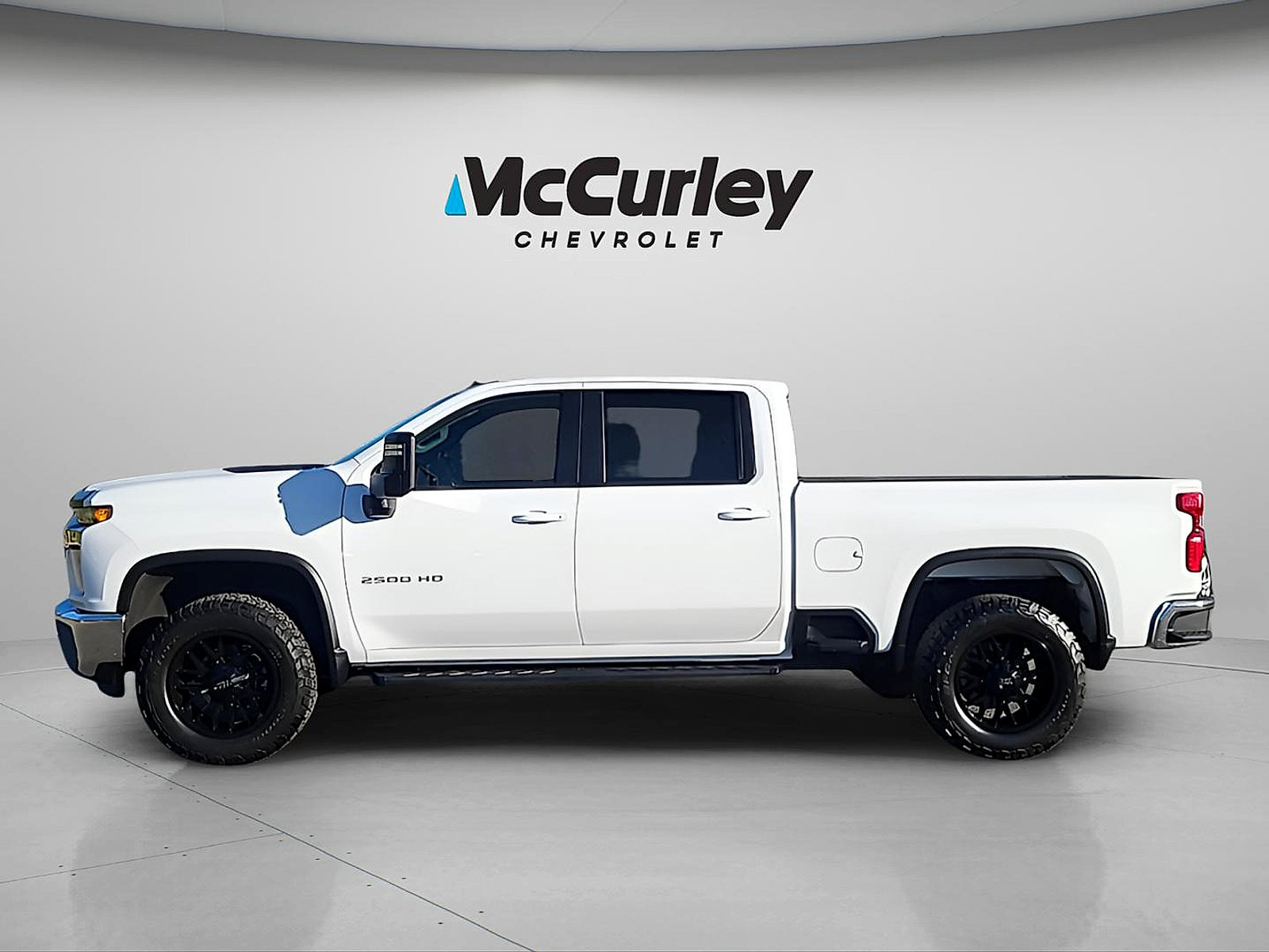 Used 2023 Chevrolet Silverado 2500 LT AWD/4WD image 4