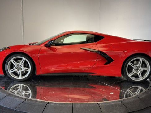 Used 2024 Chevrolet Corvette Stingray Premium Cpe w/ Z51 Performance Package RWD image 21
