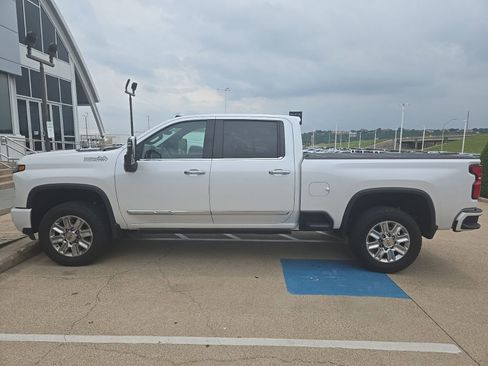 Used 2024 Chevrolet Silverado 3500 High Country w/ High Country Premium Package AWD/4WD image 12