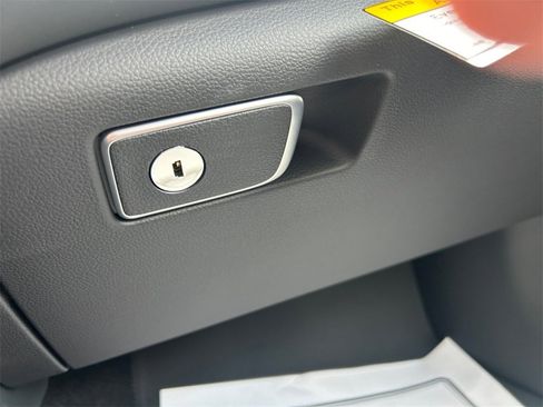 New 2025 Genesis G70 2.5T image 30