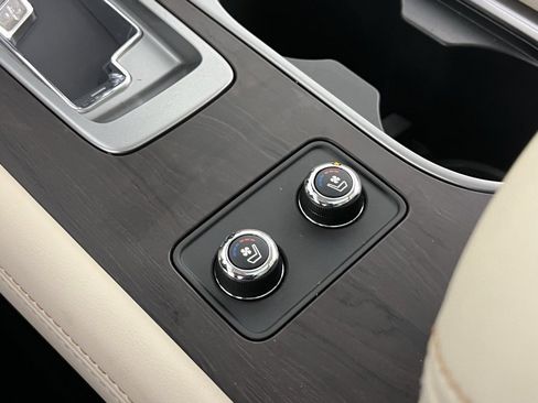 Used 2024 Nissan Murano Platinum w/ Cargo Package image 18