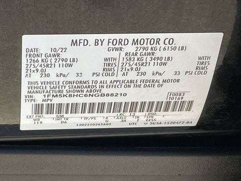 Used 2022 Ford Explorer Platinum w/ Equipment Group 601A AWD/4WD image 34