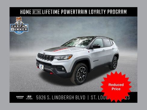 Used 2025 Jeep Compass Trailhawk AWD/4WD image 1