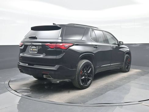 Used 2023 Chevrolet Traverse Premier w/ Redline Edition FWD image 6