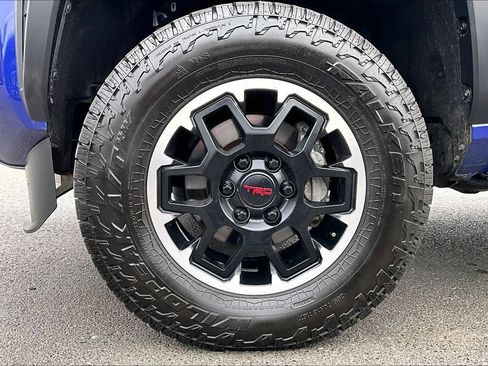 Used 2024 Toyota Tacoma TRD Off-Road w/ TRD Off Road Upgrade Package AWD/4WD image 35