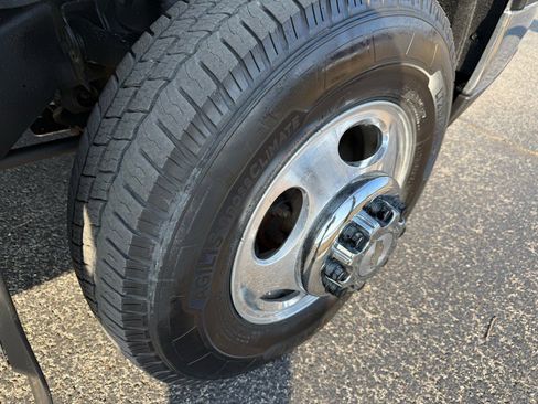 Used 2006 Chevrolet Silverado 3500 LT w/ Heavy-Duty Power Package image 9