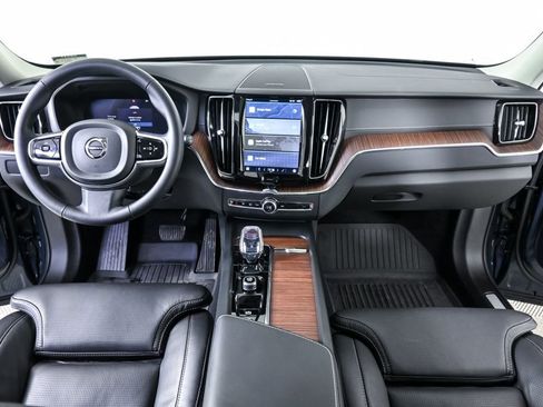 Certified 2024 Volvo XC60 B5 Ultimate w/ Protection Package Premier image 20