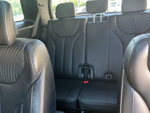Used 2023 Hyundai Palisade Calligraphy image 19