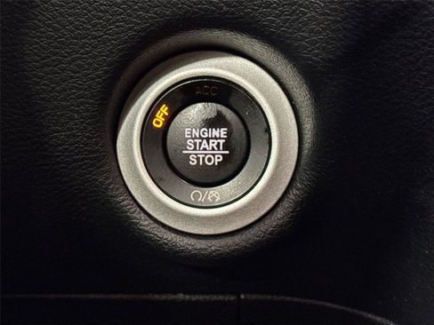 Used 2020 Chrysler Pacifica Touring-L Plus FWD image 22