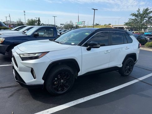 Used 2023 Toyota RAV4 XSE AWD/4WD image 3
