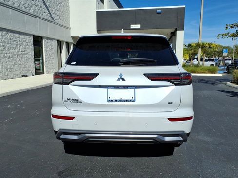 New 2026 Mitsubishi Outlander SE image 4