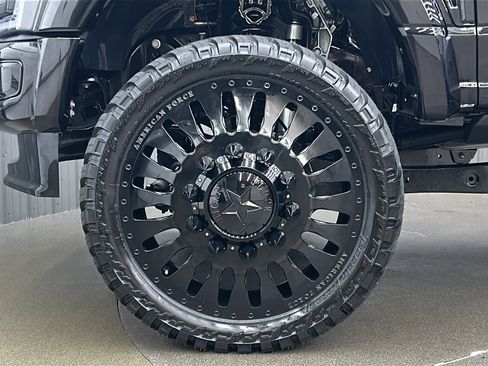 Used 2025 Ford F450 Platinum w/ FX4 Off-Road Package image 10