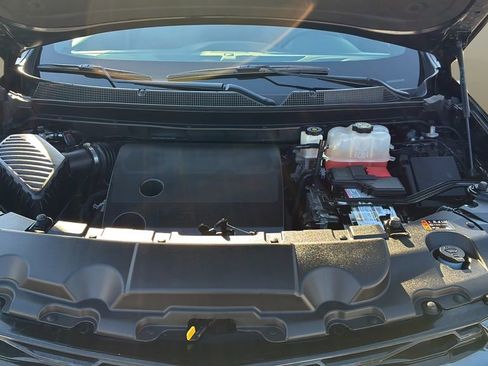 Used 2023 Chevrolet Traverse RS w/ LPO, Floor Liner Package image 11