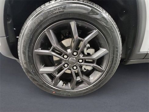 New 2025 Jeep Grand Cherokee Limited w/ Trailer Tow Package image 14