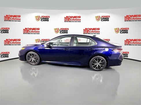 Certified 2021 Toyota Camry SE image 14