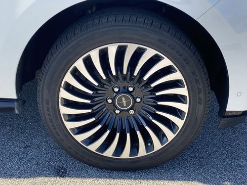 Used 2021 Lincoln Navigator Black Label image 28