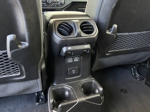 Used 2025 Jeep Wrangler Unlimited Rubicon AWD/4WD image 25