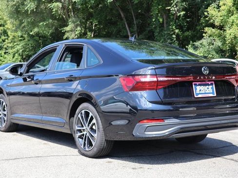 Used 2025 Volkswagen Jetta Sport FWD image 7