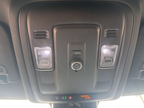Used 2025 Chevrolet Tahoe LT AWD/4WD image 31