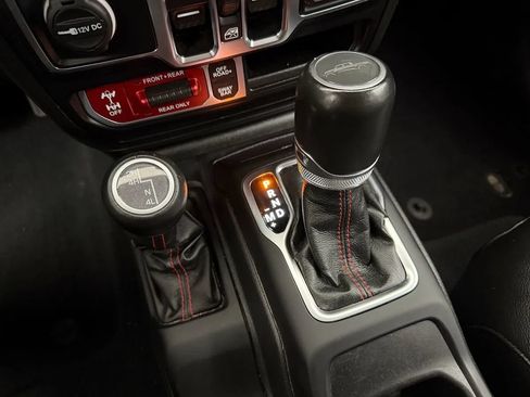 Used 2022 Jeep Gladiator Rubicon w/ LED Lighting Group AWD/4WD image 26