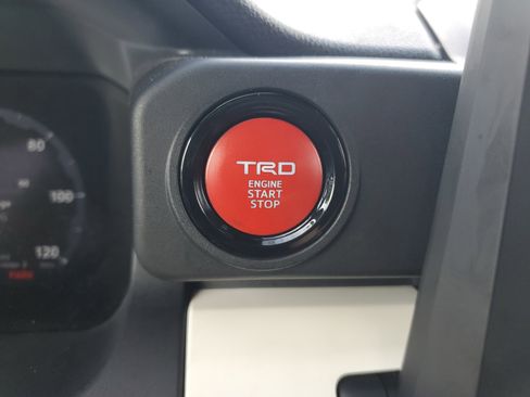 Used 2024 Toyota Tacoma TRD Off-Road image 33