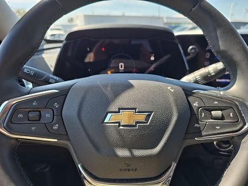 Used 2025 Chevrolet Trax LT w/ LT Convenience Package FWD image 18