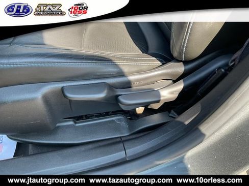 Used 2017 Chevrolet Volt Premier w/ Driver Confidence II Package FWD image 11