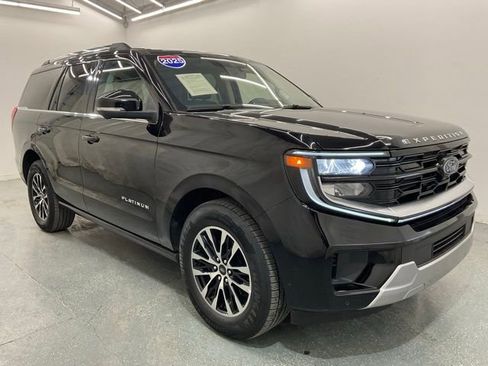Used 2025 Ford Expedition Platinum AWD/4WD image 8