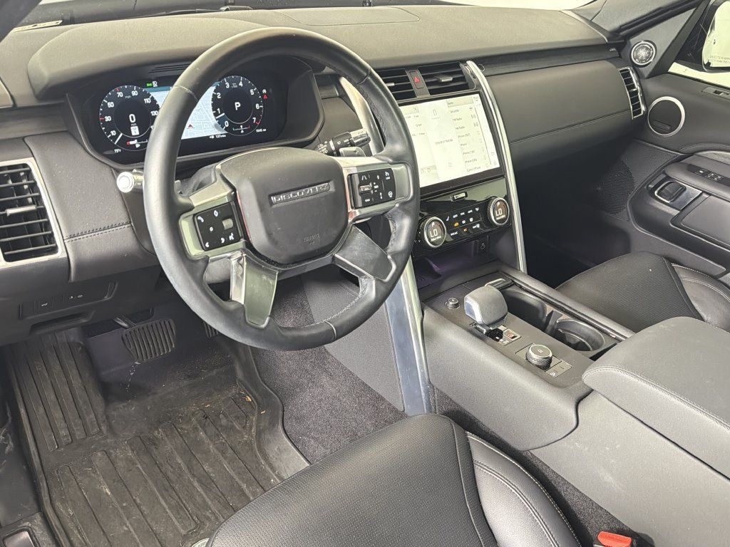 Used 2021 Land Rover Discovery S AWD/4WD image 4
