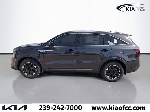 New 2026 Kia Sorento S image 2