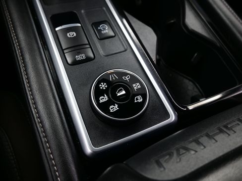 Used 2023 Nissan Pathfinder SL w/ SL Premium Package AWD/4WD image 24