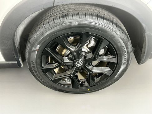 Used 2025 Honda HR-V Sport image 11