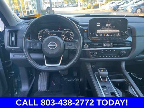 Used 2024 Nissan Pathfinder SL w/ SL Premium Package FWD image 19