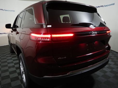 New 2026 Jeep Grand Cherokee Laredo AWD/4WD image 9