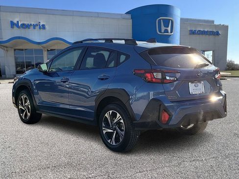 Used 2024 Subaru Crosstrek 2.0i Premium image 3