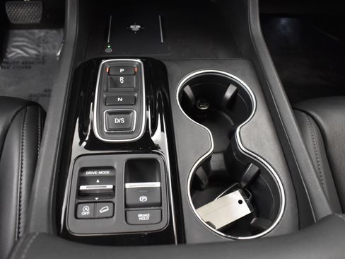 Used 2023 Honda Pilot Touring image 16