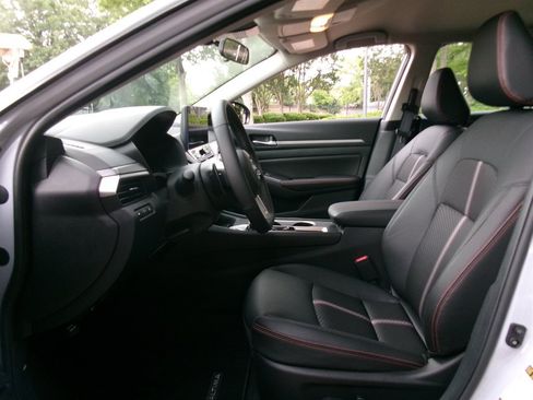 Used 2026 Nissan Altima 2.5 SR FWD image 10