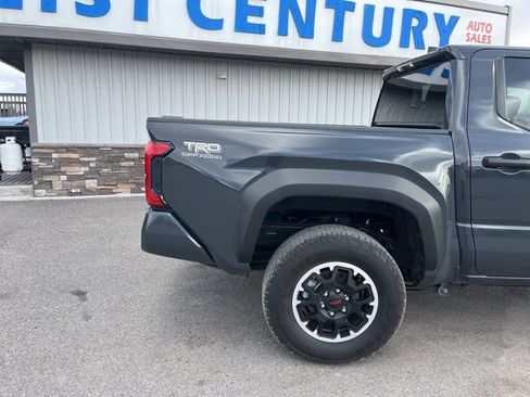 Used 2024 Toyota Tacoma TRD Off-Road image 14