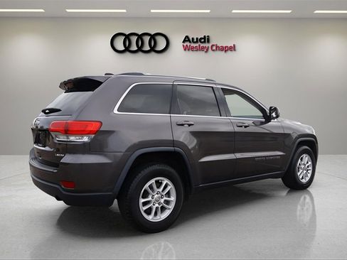 Used 2019 Jeep Grand Cherokee Laredo image 5