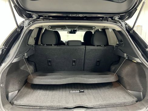 Used 2020 Nissan Rogue Sport S image 23