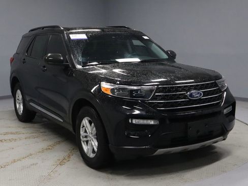 Used 2023 Ford Explorer XLT AWD/4WD image 1